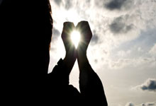 nba虎扑官网:吴艳妮再现单手指天名场面!在死亡之组刷新个人PB,无愧跨栏一姐.